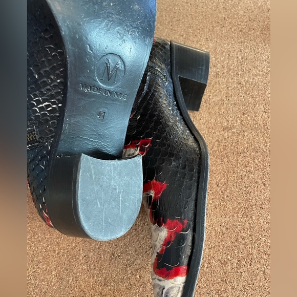 Made in NYC! Unquestionably Unique booties. Ladies 10-11. Suede lined.Price-firm - Picture 11 of 12